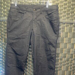 Stylish lululemon men’s grey pants